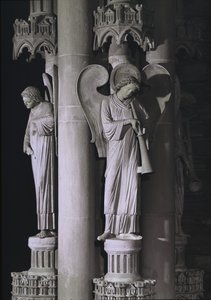 Der Engelspfeiler im südlichen Querschiff, ca. 1230 von German School