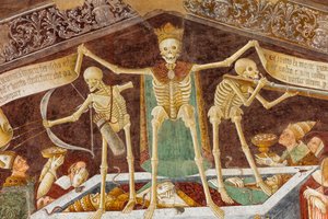 Der Tod steht auf einem Sarkophag, wo der tote Papst und der Kaiser liegen (Detail) von Giacomo Borlone de Buschis