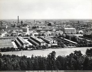 Panoramablick auf Bologna mit einigen Fabriken. von Giacomo Brogi