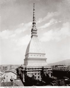 Blick auf die Antonellianische Mole in Turin, ca. 1890 von Giacomo Brogi