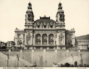 Ansicht der Fassade des Montecarlo Theaters, entworfen von Charles Garnier. Monaco von Giacomo Brogi