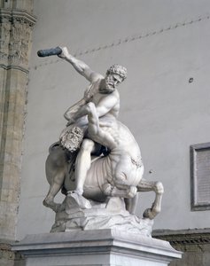 Herkules tötet den Zentauren (Marmor)