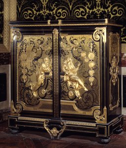 Möbel im Régence-Stil: Schrank mit Münzen, realisiert von Gilles Marie Oppenord, 18. Jahrhundert, Versailles, Musée du Château von Gilles Marie Oppenord
