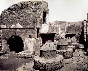 Pompeji: Blick auf eine Bäckerei von Giorgio Sommer
