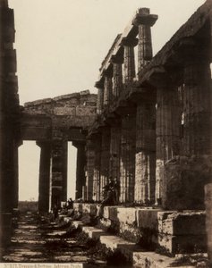 Ruinen des Tempels des Neptun in Paestum von Giorgio Sommer