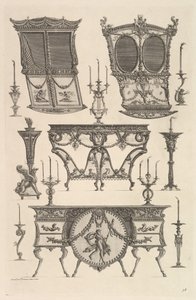 Verschiedene Möbel, darunter zwei Sänften, ein Beistelltisch und eine Kommode, ca. 1769 von Giovanni Battista Piranesi