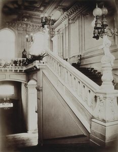 Der Stroganow-Palast in Sankt Petersburg. Die große Treppe mit unterem Vestibül, 1860er Jahre von Giovanni Bianchi