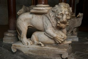 Löwe, auf der Kanzel in der Kirche Sant