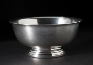 Silberschale Tennistrophäe, präsentiert an Sally Ride, 1965