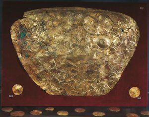 Goldschild aus Grab V in Mykene