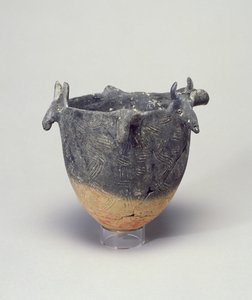 Tulpen-Schale mit Stierköpfen, Zypern, 2400-2200 v. Chr. von Greek School