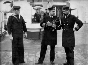 Eine Nachricht für den Kapitän des Schlachtschiffs HMS Magnificent, 1896
