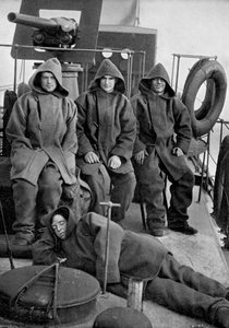 Matrosen des Torpedoboot-Zerstörers HMS Sturgeon, 1896