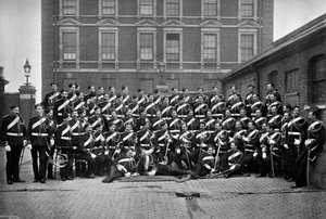 Unteroffiziere der 1. Life Guards in den Knightsbridge Barracks, London, 1896