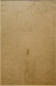 Mädchenakt von vorne, die Hände an die Wange gelegt von Gustav Klimt