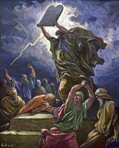 Moses findet das jüdische Volk beim Anbeten des goldenen Kalbs und zerbricht die Gesetzestafeln - Moses zerbricht die Gesetzestafeln - Gustave Doré (1832-1883) von Gustave Dore