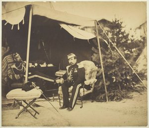 Offiziere sitzen in einem Zelt, Camp de Châlons