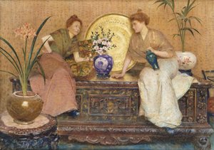 Zwei Damen sitzen auf einer Truhe bei einem Kairo-Ware-Tablett und einer Vase mit Blumen von Hector Caffieri