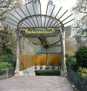 Porte Dauphine, Metrostation, Guimard-Architektur. von Hector Guimard