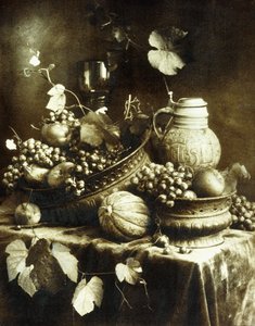 Stillleben mit Früchten und Keramik, ca. 1900 von Heinrich Kuhn