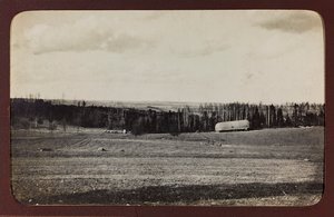 Erster Weltkrieg: Die Ukraine in den Jahren 1914-1916 während der Invasion der deutschen Armee. Militärstruktur auf dem Land (s/w Foto) von Heldenfriedhof Dsessentniki (attr. to)
