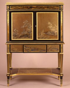Ein Sekretär im Louis-XVI-Stil mit Ormolu-Beschlägen