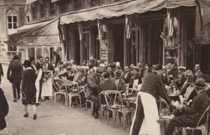 Paris: Ein echtes Pariser Café, Die Stunde des Aperitifs; Ein altes, bekanntes Pariser Café