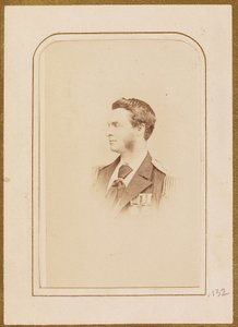 [Porträt eines Mannes in Militäruniform] von Henry Maull and Co.