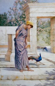 Der Sommer ist da: Junge Frau und ein Pfau auf einer antiken Marmorterrasse