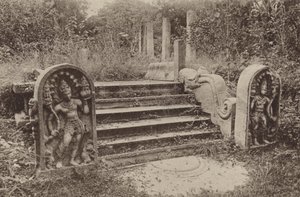 Ruinenstädte von Ceylon: Mondstein, Wächtersteine und Stufen von Henry W. Cave
