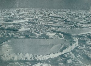 Schweres Pack, in dem das Schiff aufgehalten wurde, 1912, 1913 von Herbert Ponting