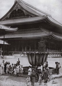 Higashi Hongwanji Tempel, Kyoto von Herbert Ponting
