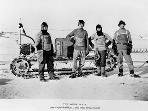 Motorparty - Lashly, Day, Evans und Hooper, 1911 von Herbert Ponting