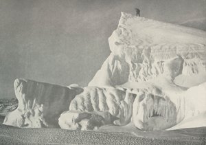 Auf dem Gipfel eines Eisbergs, um 1911, 1913 von Herbert Ponting