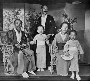 Prinz und Prinzessin Ito von Japan und ihre Familie, 1909 von Herbert Ponting