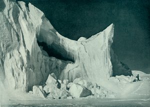 Das Schloss Berg am Ende des Winters, ca. 1911, 1913 von Herbert Ponting