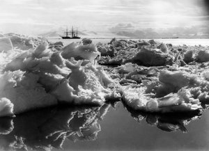 Die Terra Nova im McMurdo-Sund, Antarktis, 1911