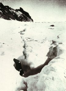 Die Tide-Crack auf Razorback Island, 1911 von Herbert Ponting