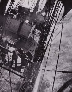 "Das Schiff hob und spannte sich und schaukelte wie ein Korken" von Herbert Ponting