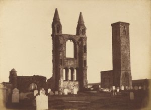 St. Andrews Kathedrale, Ostgiebel und St. Regulus Turm von Hill and Adamson