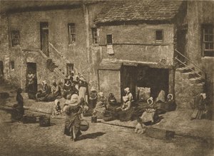 [Frauen und Kinder beim Angeln, Fishergate, St Andrews] von Hill and Adamson