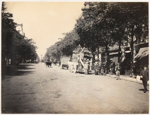 Omnibus auf einem Boulevard in Paris