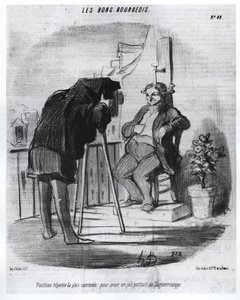 Die guten Bürger - Die bequemste Position für ein schönes Porträt im Daguerreotyp, Karikatur von Daumier - in „Charivari“ vom 24.07.1847 von Honoré Daumier