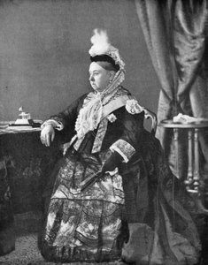 Königin Victoria in dem Kleid, das sie bei ihrem Goldenen Jubiläum trug, 1887 von Hughes and Mullins