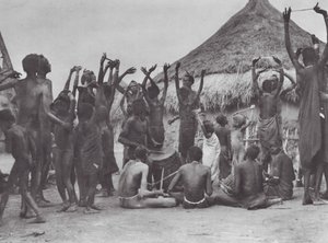 Afrika: Dinka-Kuh-Tanz von Hugo Adolf Bernatzik