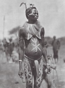 Afrika: Nuba-Frau mit Festschmuck von Hugo Adolf Bernatzik
