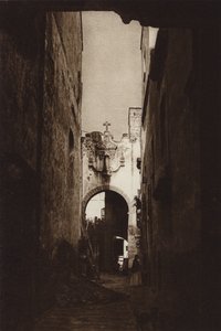Mexiko: Hauptstadt Mexiko-Stadt, Alter Innenhof in der Calle Cinco de Febrero von Hugo Brehme