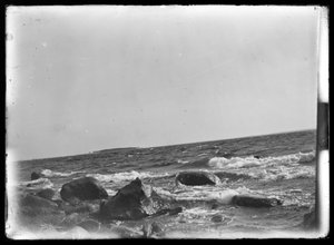 Meereslandschaft von Selkäranta, in der Ferne die Insel Mensin von Hugo Simberg