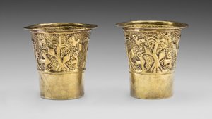 Paar Becher, die Vögel in einem Kornfeld darstellen, 1100-1438 n. Chr.