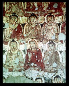 Eine Vielzahl sitzender Buddhas, Detail, aus dem Inneren der Höhle 2